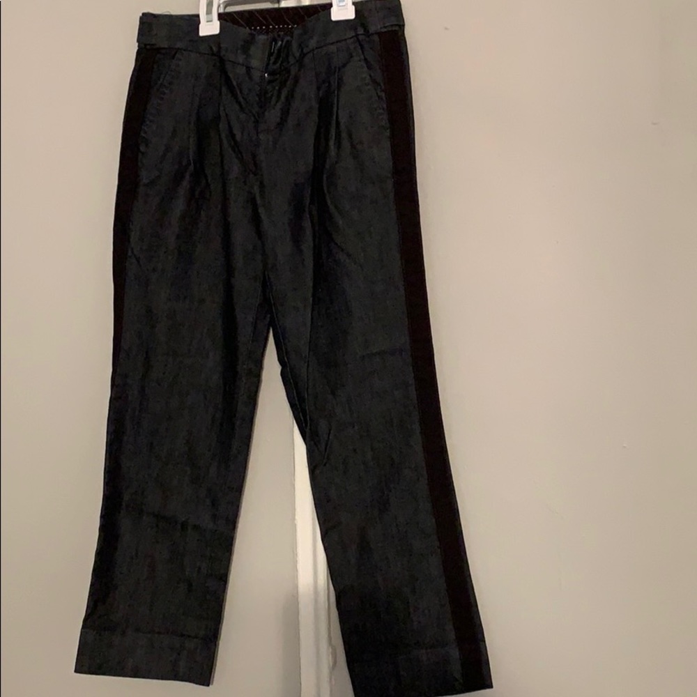 NWOT Gap cropped jeans